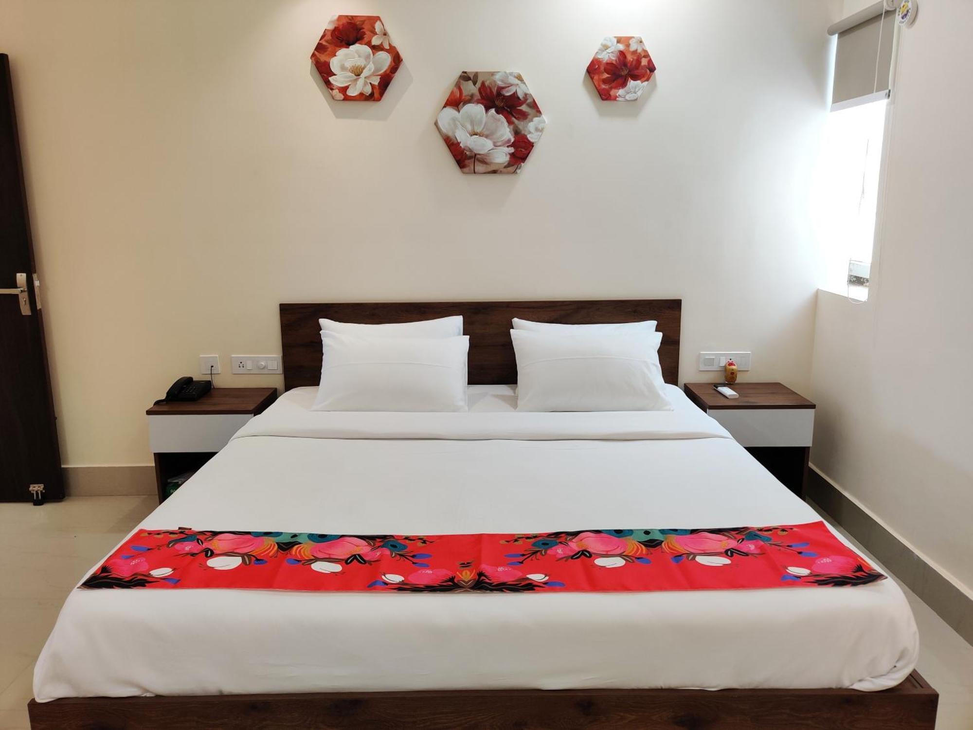 131,The Nook Hotel Bhubaneswar Exterior photo