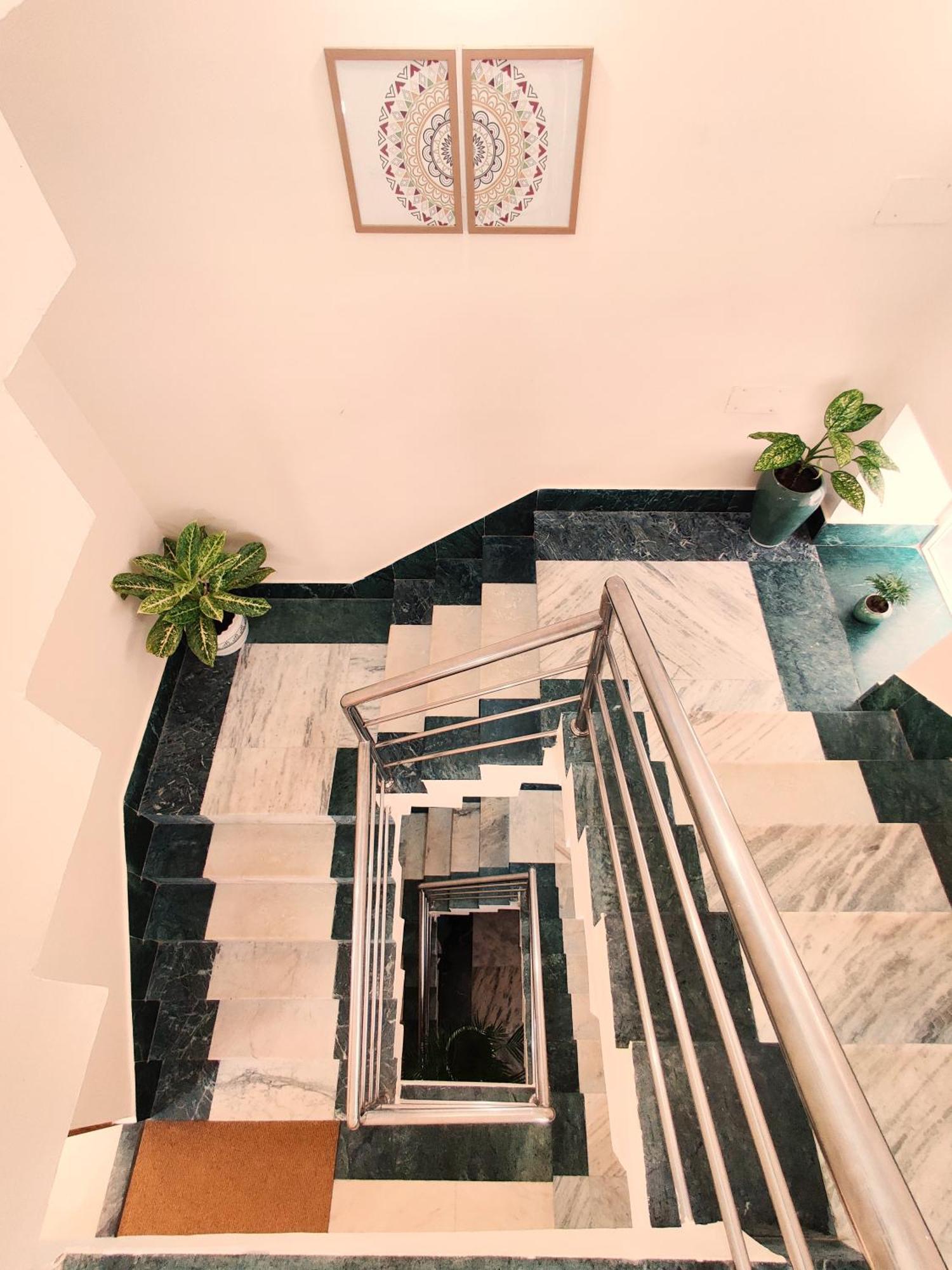 131,The Nook Hotel Bhubaneswar Exterior photo