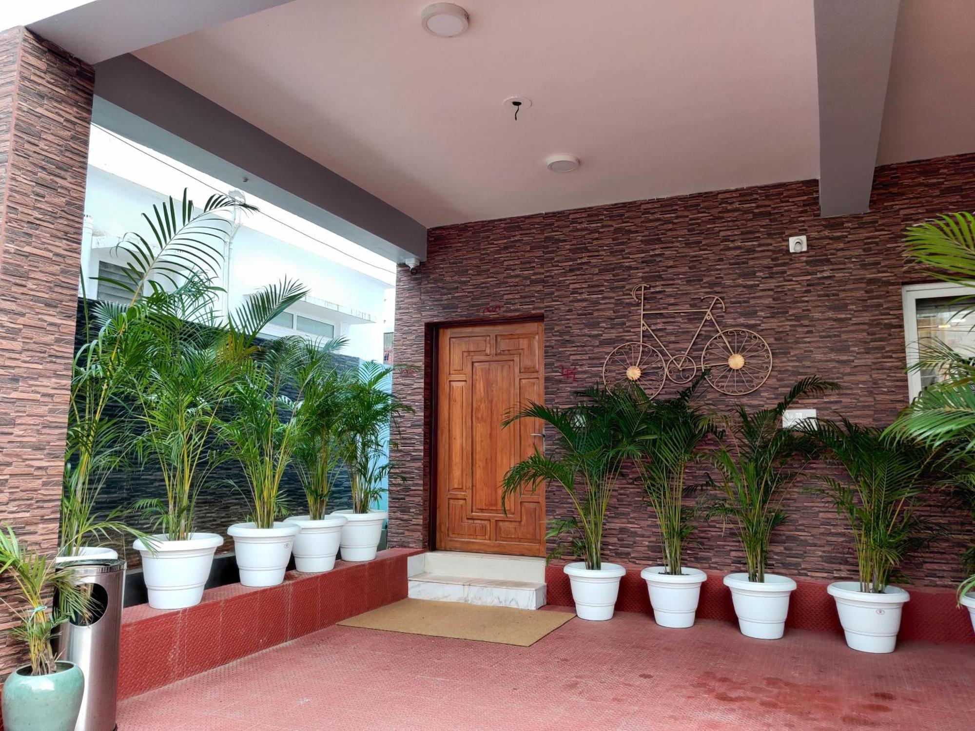 131,The Nook Hotel Bhubaneswar Exterior photo